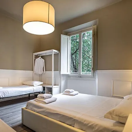 Francesco Baracca Palace Apt Florenz